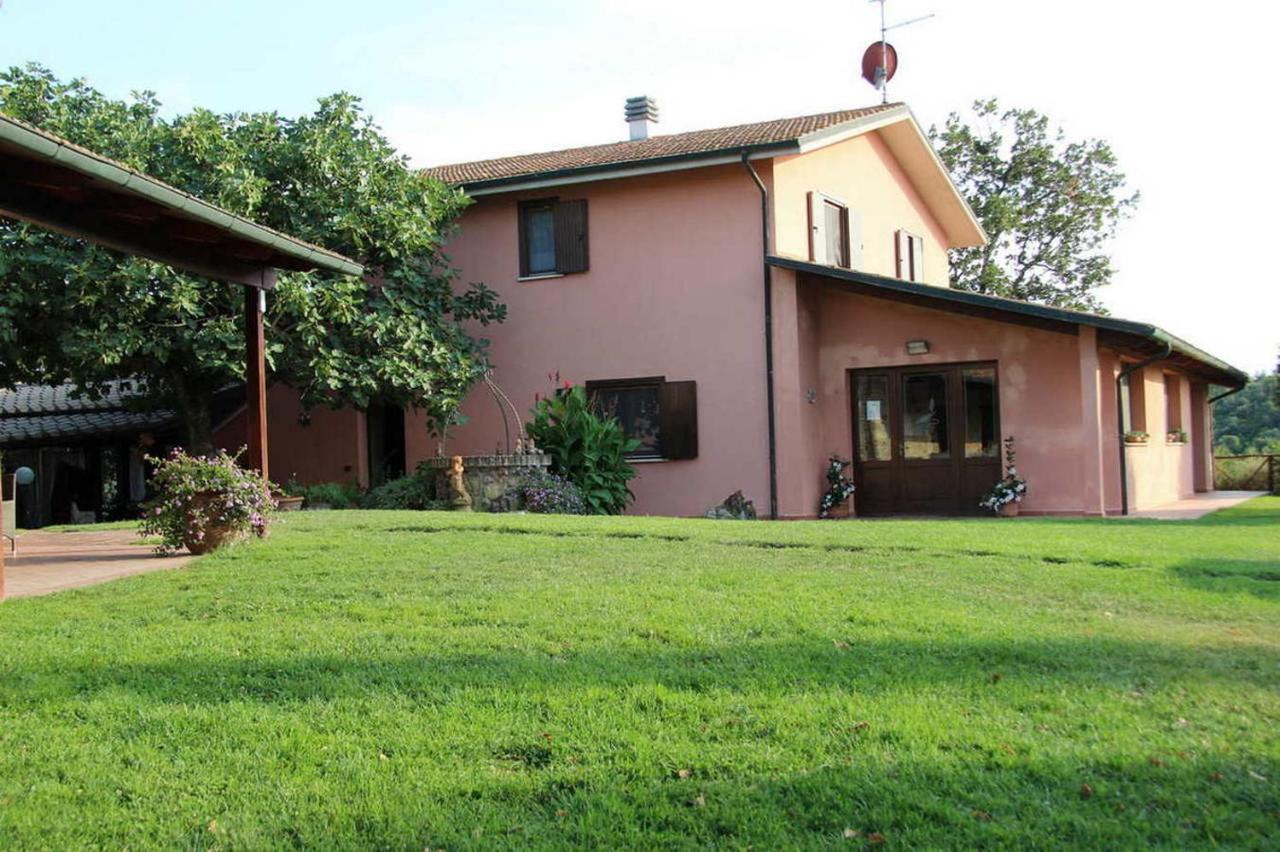 Agriturismo Poggio Corbello La Pesta Exterior foto