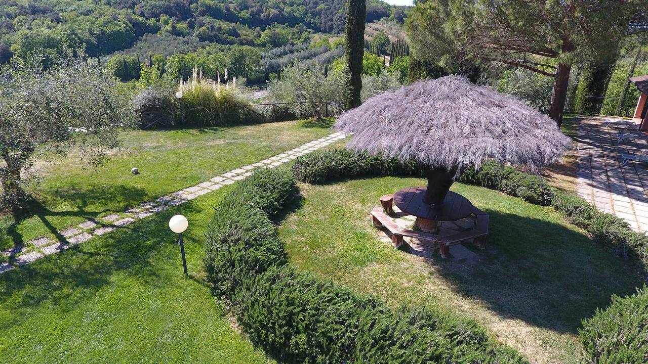 Agriturismo Poggio Corbello La Pesta Exterior foto