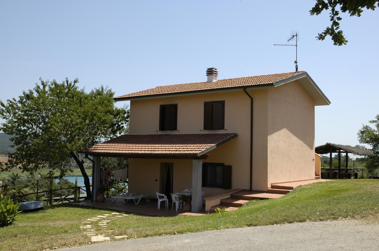 Agriturismo Poggio Corbello La Pesta Exterior foto